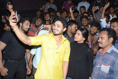 naga-anvesh-and-hebah-patel-at-theatre-with-fans
